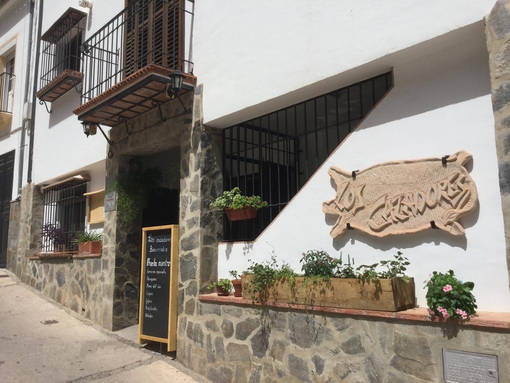Los Cazadores Bed & Breakfast El Gastor Luaran gambar