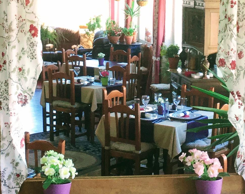 Los Cazadores Bed & Breakfast El Gastor Luaran gambar